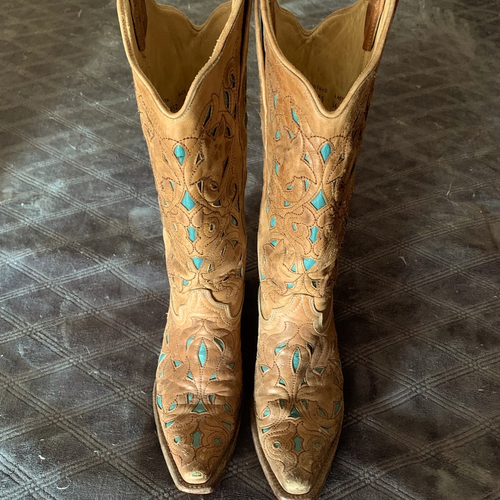 Corral Tan Turquoise Inlay VintageA1952 Size 7